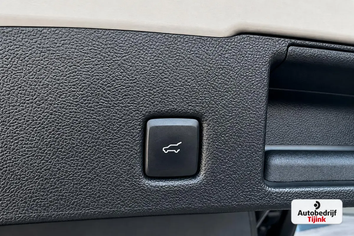 2.5 PHEV Graphite Tech Edition | LED | Trekhaak | Keyless | BLIS | Camera | B&O | App-connect | Stoelverwarming voor + achter | Elek. achterklep | Stuurverwarming |
