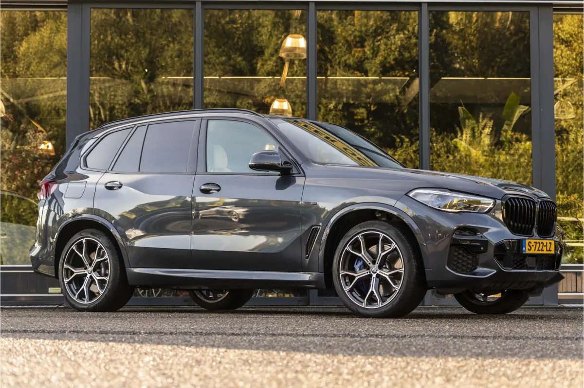 xDrive45e High Executive | M-pakket | Panoramadak | HUD
