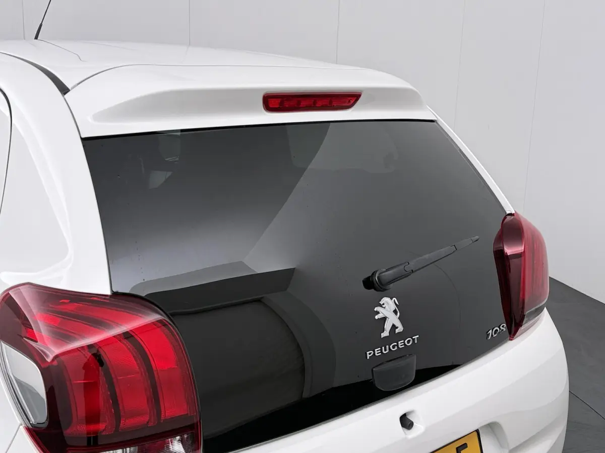 1.0 e-VTi Allure | lederen bekleding | stoelverwarming | achteruitrijcamera | climate control |