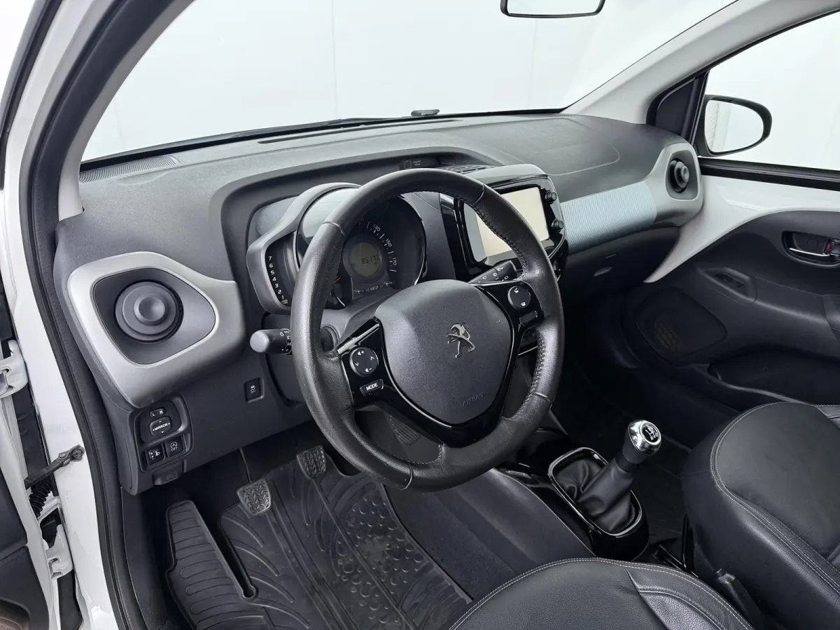 1.0 e-VTi Allure | lederen bekleding | stoelverwarming | achteruitrijcamera | climate control |