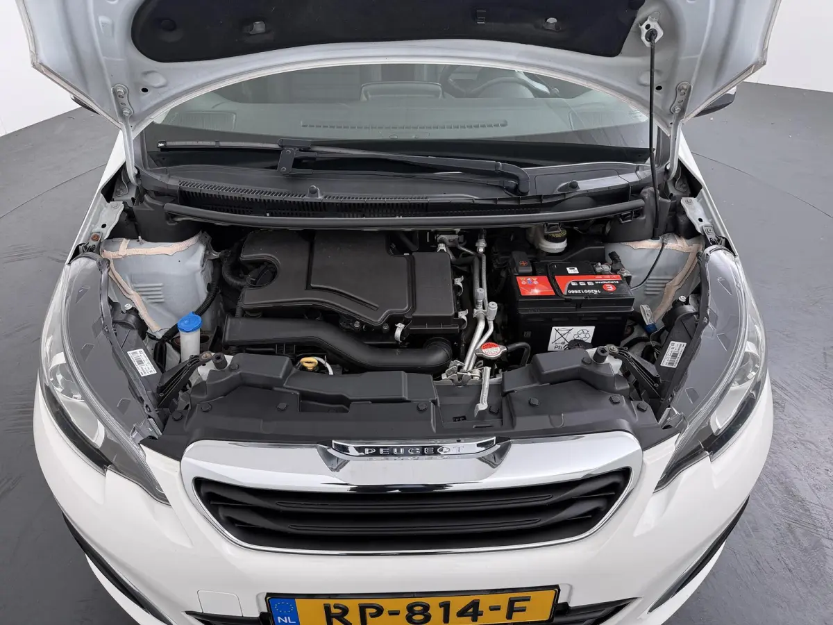 1.0 e-VTi Allure | lederen bekleding | stoelverwarming | achteruitrijcamera | climate control |