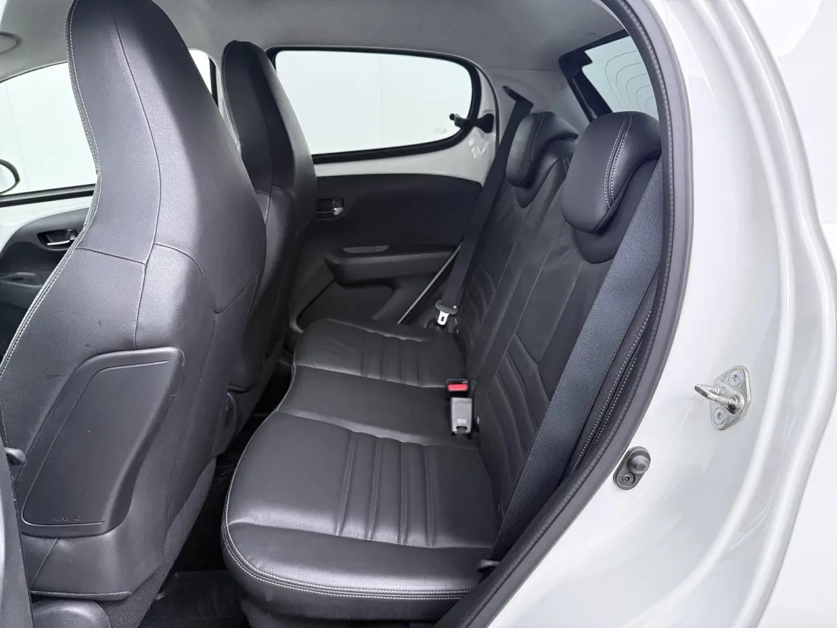 1.0 e-VTi Allure | lederen bekleding | stoelverwarming | achteruitrijcamera | climate control |