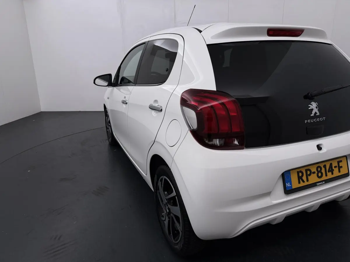1.0 e-VTi Allure | lederen bekleding | stoelverwarming | achteruitrijcamera | climate control |