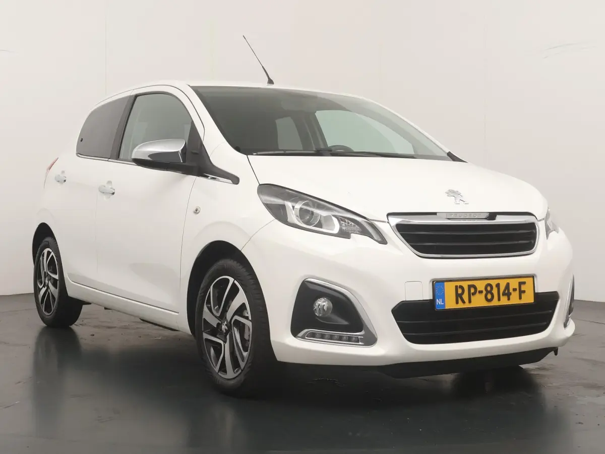 1.0 e-VTi Allure | lederen bekleding | stoelverwarming | achteruitrijcamera | climate control |