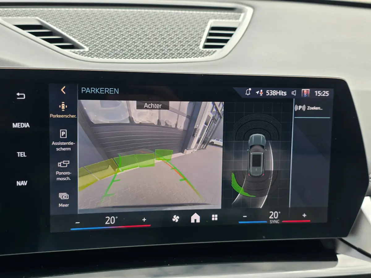 EDrive20 67 kWh | NAP | 100% SOH | PANO | LEDER | TREKHAAK