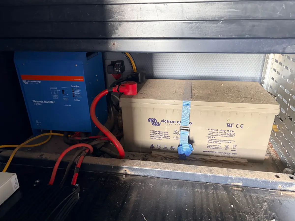 Servicewagen 35 2.0 TDI 140pk L3H3 Highline Sortimo Victron v230 Standkachel Trekhaak 3000KG RIJKLAARPRIJS