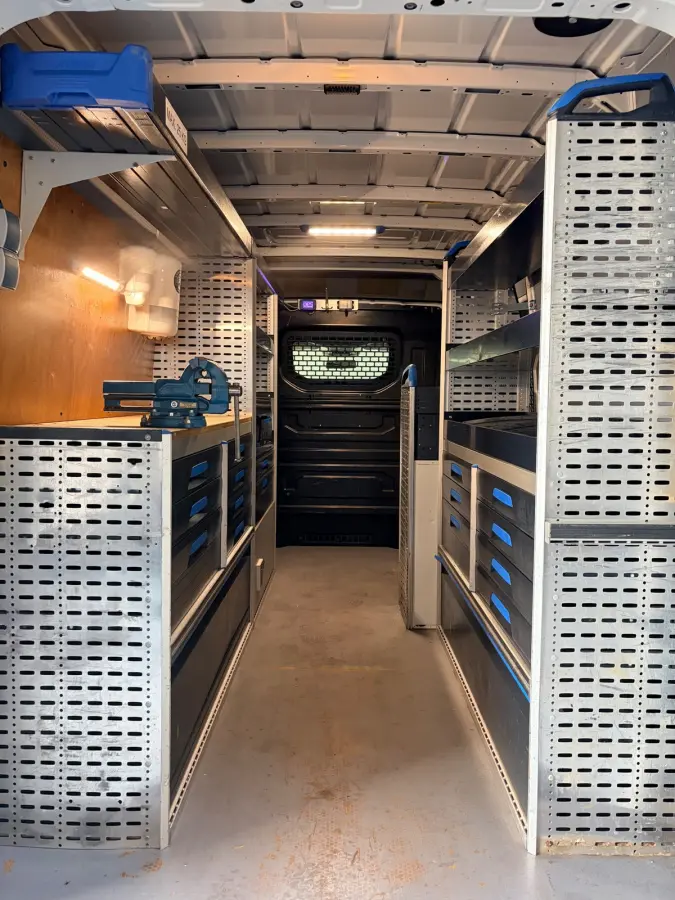 Servicewagen 35 2.0 TDI 140pk L3H3 Highline Sortimo Victron v230 Standkachel Trekhaak 3000KG RIJKLAARPRIJS