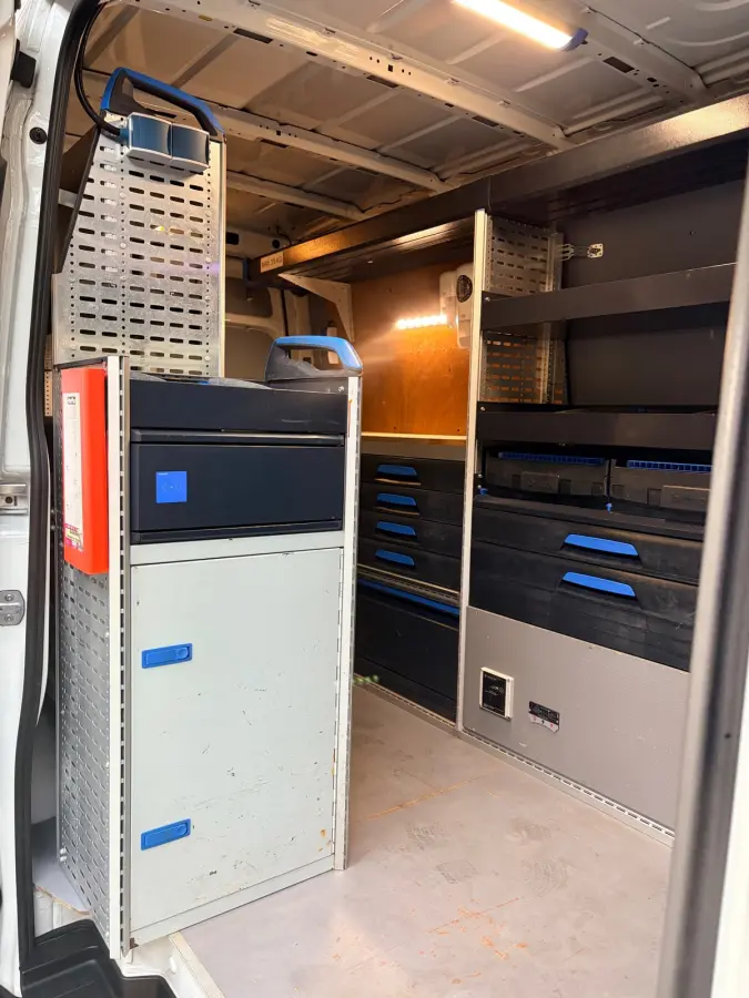 Servicewagen 35 2.0 TDI 140pk L3H3 Highline Sortimo Victron v230 Standkachel Trekhaak 3000KG RIJKLAARPRIJS