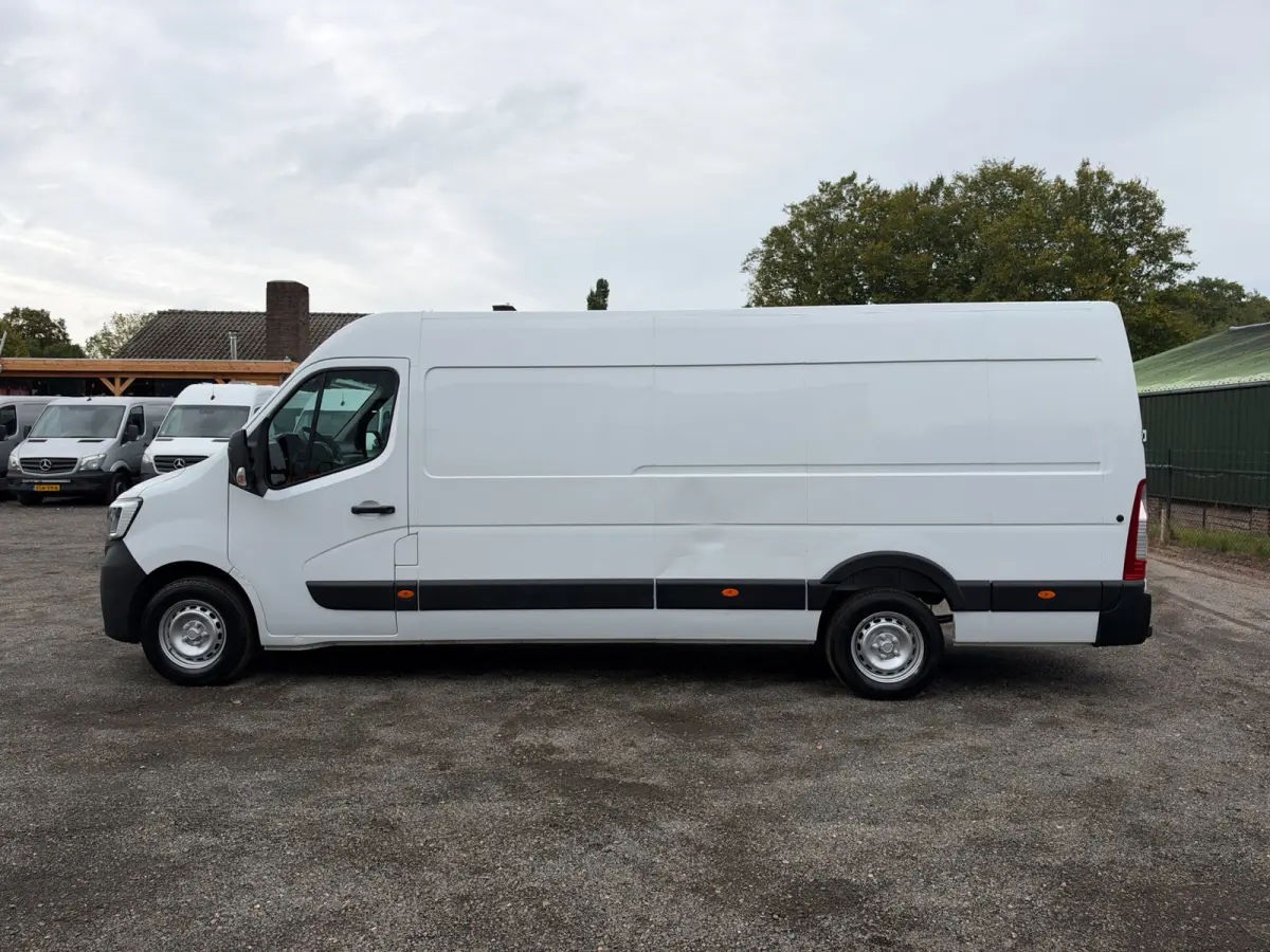 T35 2.3 dCi 165PK L4H2 EL Airco / Cruise