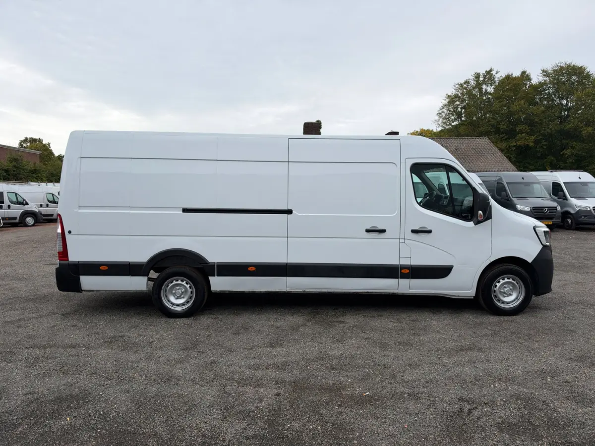 T35 2.3 dCi 165PK L4H2 EL Airco / Cruise