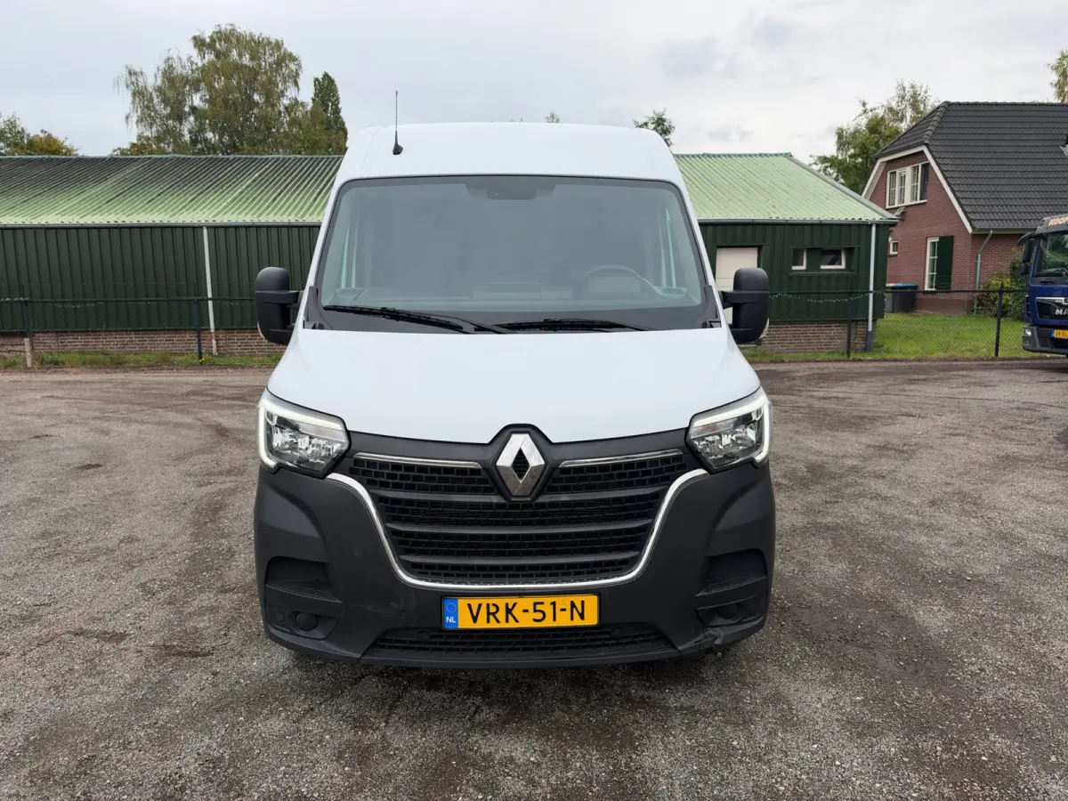 T35 2.3 dCi 165PK L4H2 EL Airco / Cruise