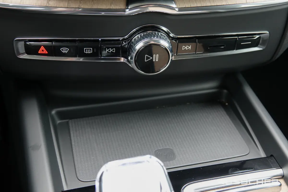 2.0 T8 456Pk | Plug-in hybrid | Plus Dark | AWD | Leder | Harman-Kardon | 360° Camera | 22''