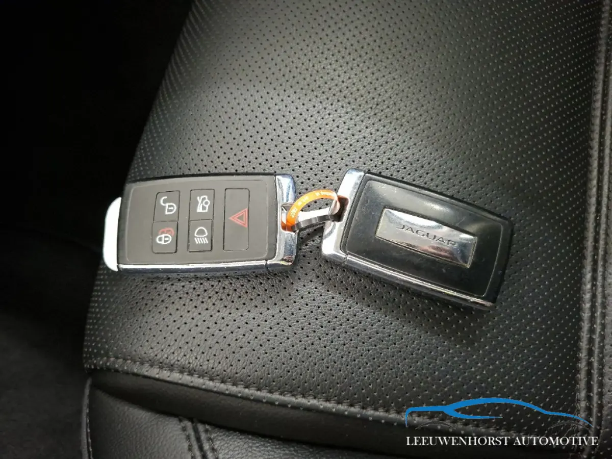 2.0 P250 S, leer, clima, cruise, elektr. stoel., navi, camera, dealer onderhouden