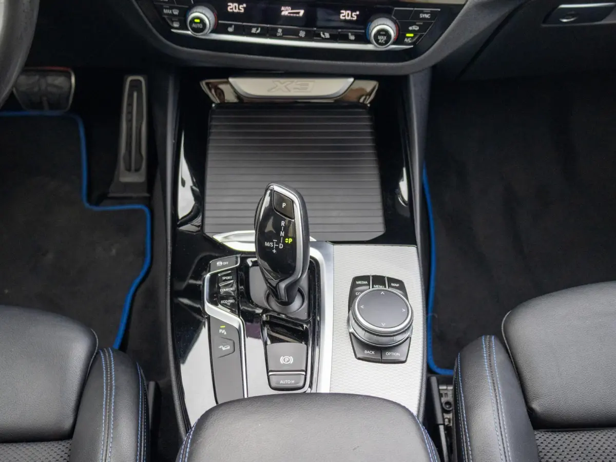 xDrive30i High Executive Edition M Sport 20" HUD Pano