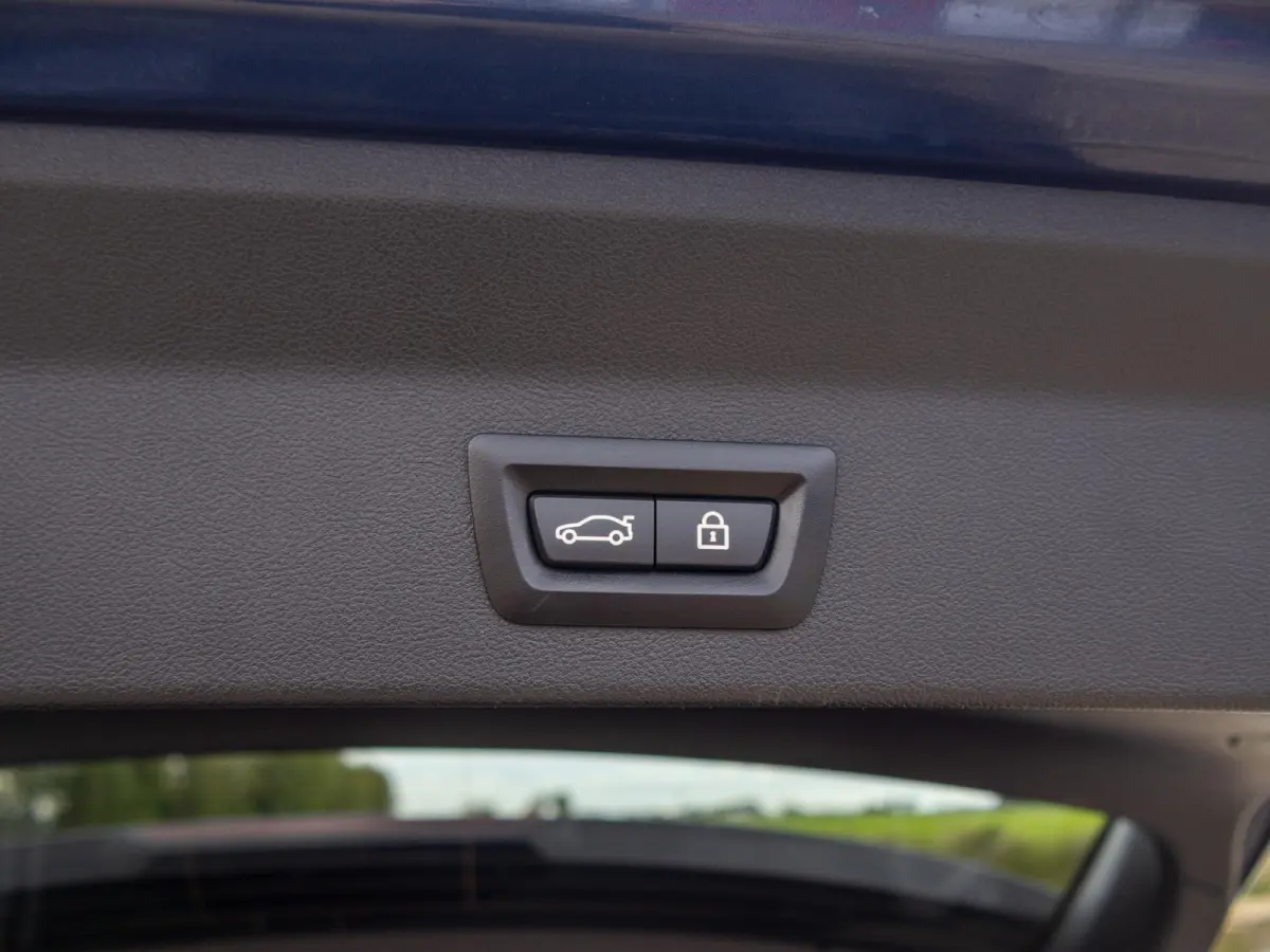 xDrive30i High Executive Edition M Sport 20" HUD Pano