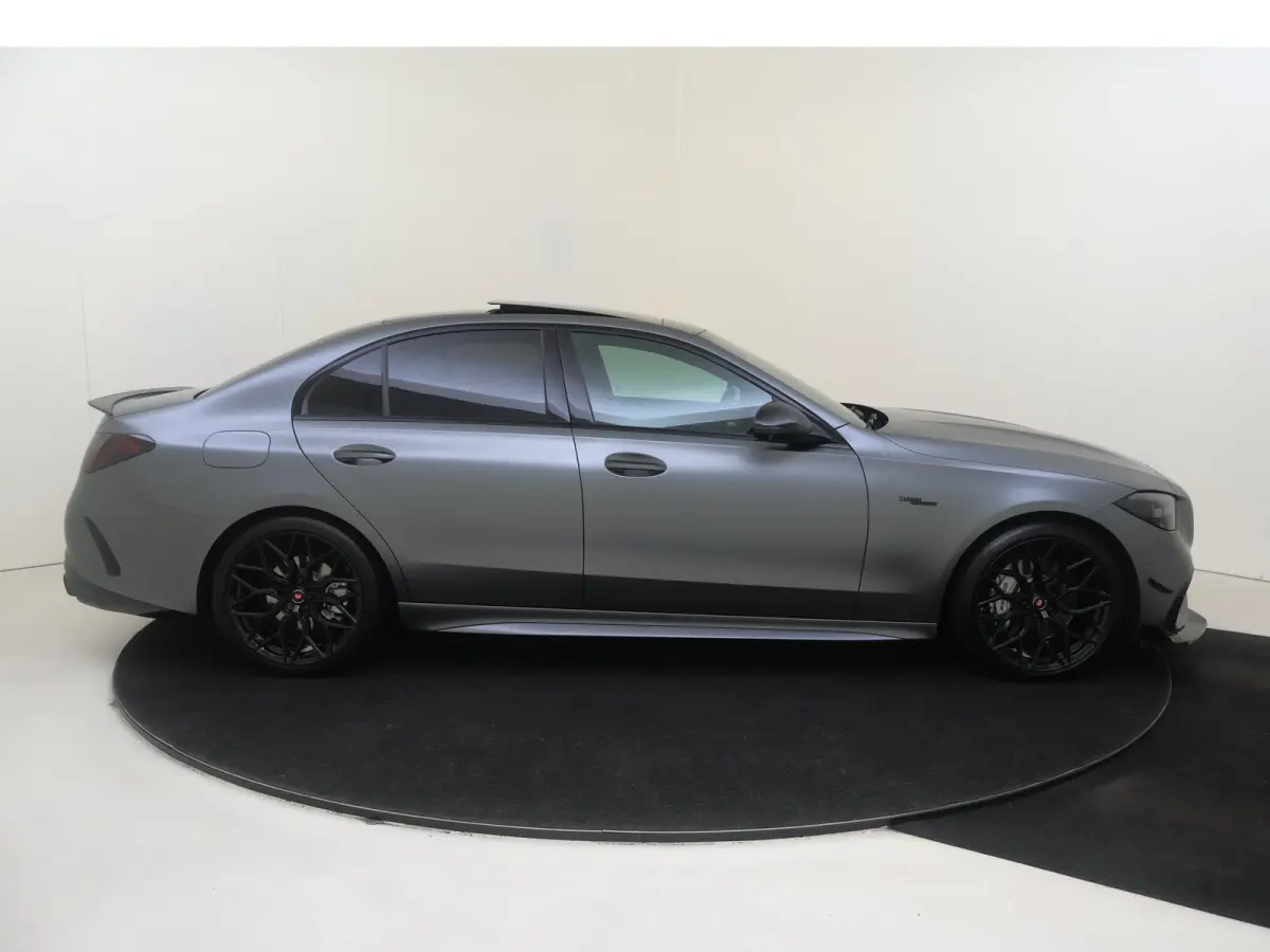 180 AMG Line /Panoramadak /Memory /HUD /19 Inch /360 Camera /Burmester