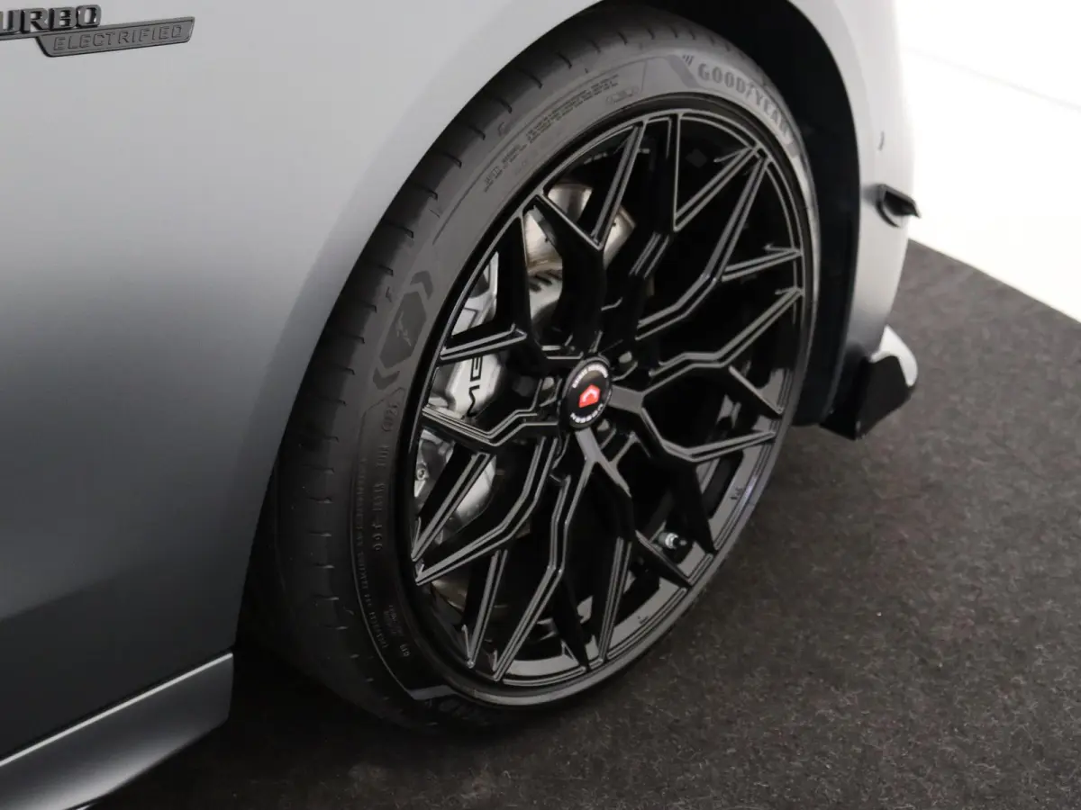 180 AMG Line /Panoramadak /Memory /HUD /19 Inch /360 Camera /Burmester