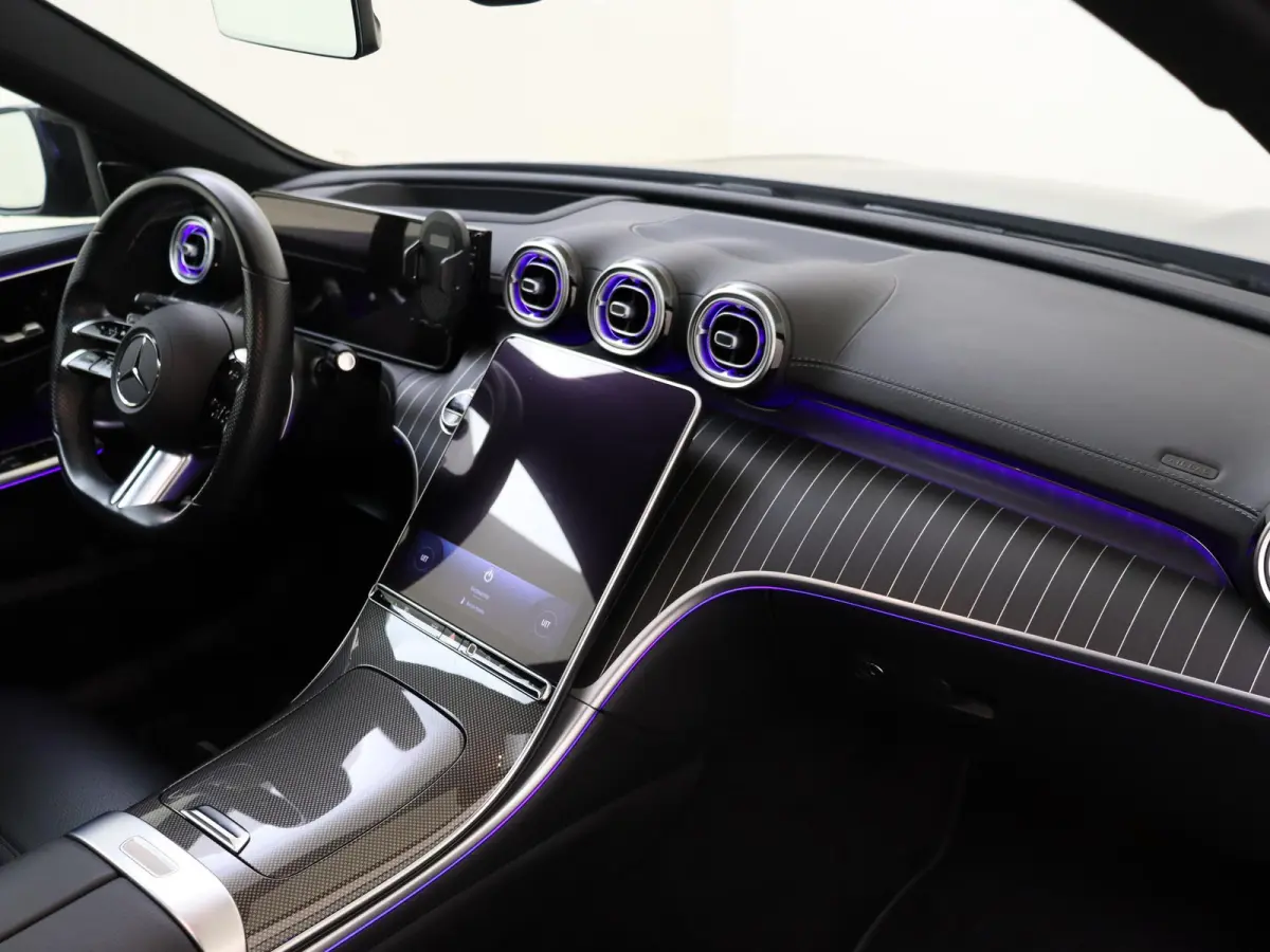 180 AMG Line /Panoramadak /Memory /HUD /19 Inch /360 Camera /Burmester