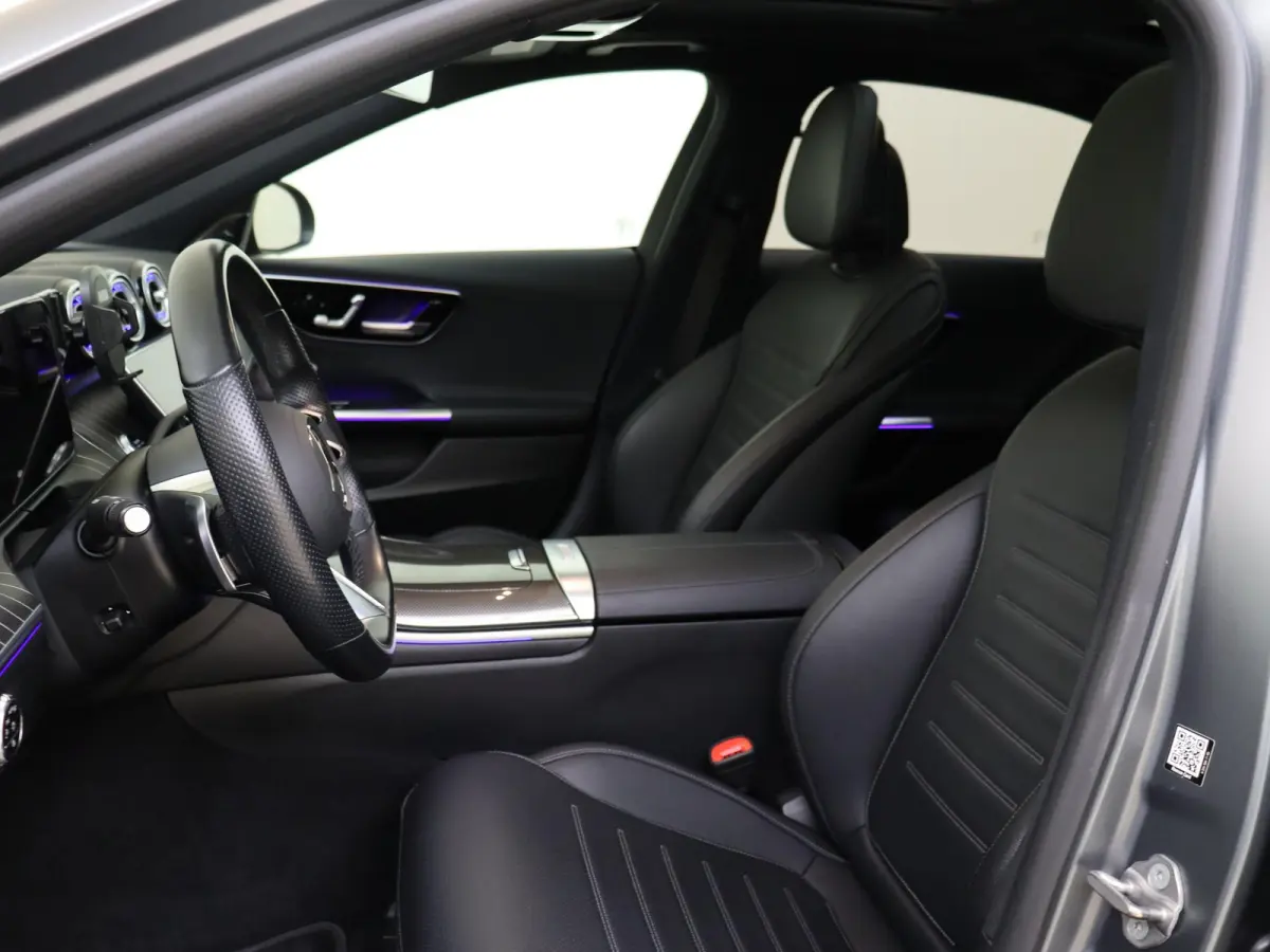 180 AMG Line /Panoramadak /Memory /HUD /19 Inch /360 Camera /Burmester