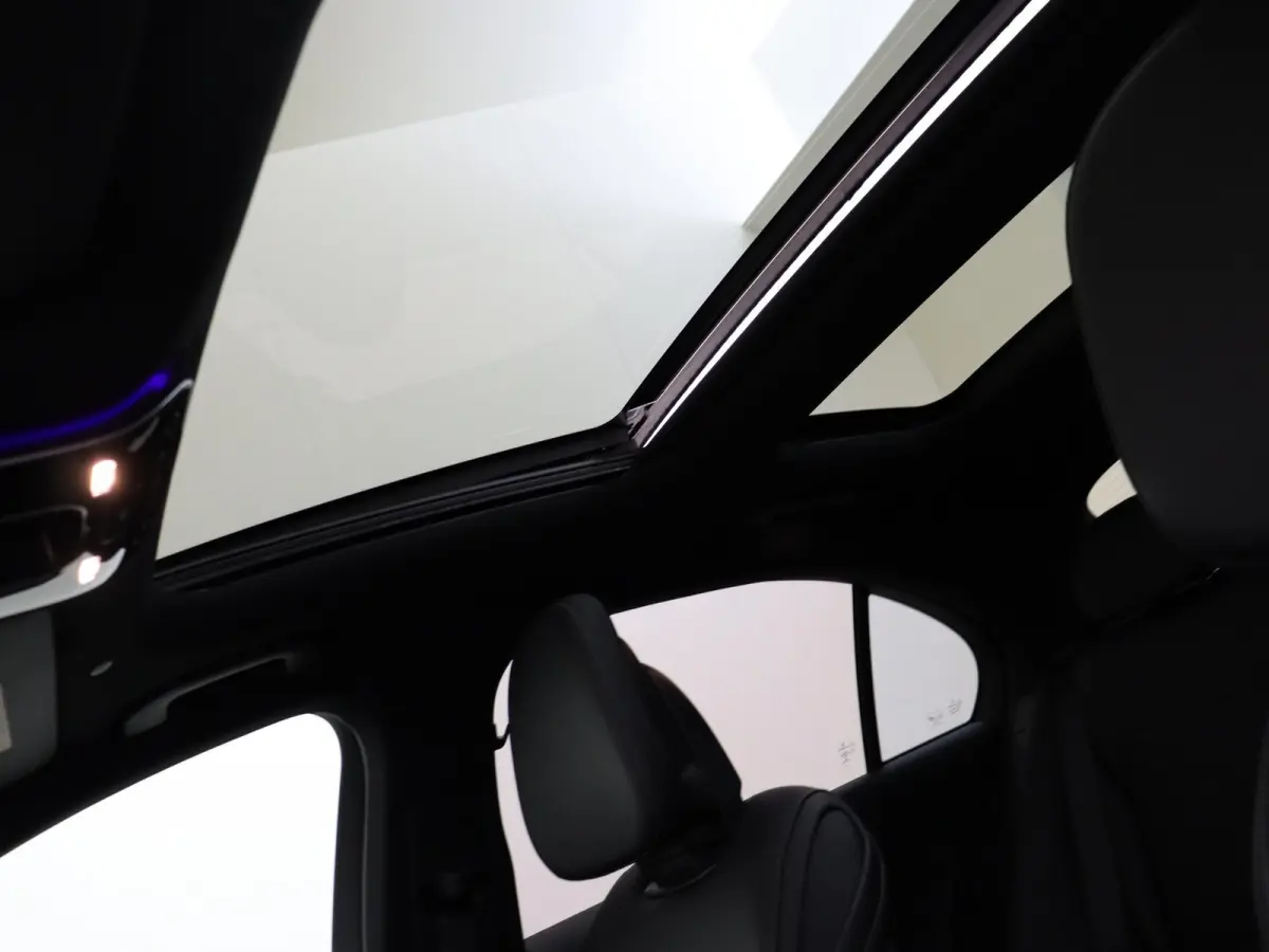 180 AMG Line /Panoramadak /Memory /HUD /19 Inch /360 Camera /Burmester
