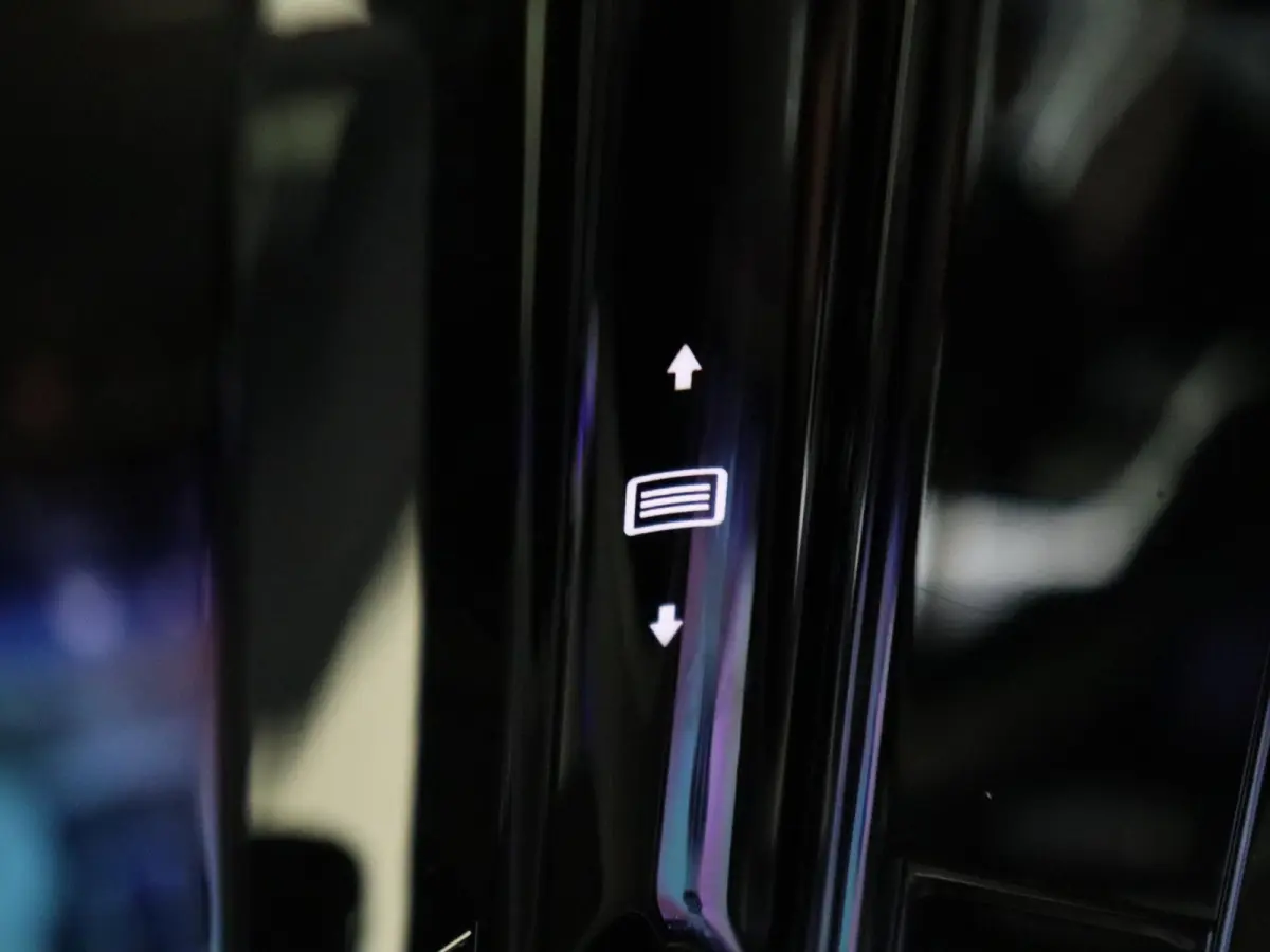 180 AMG Line /Panoramadak /Memory /HUD /19 Inch /360 Camera /Burmester