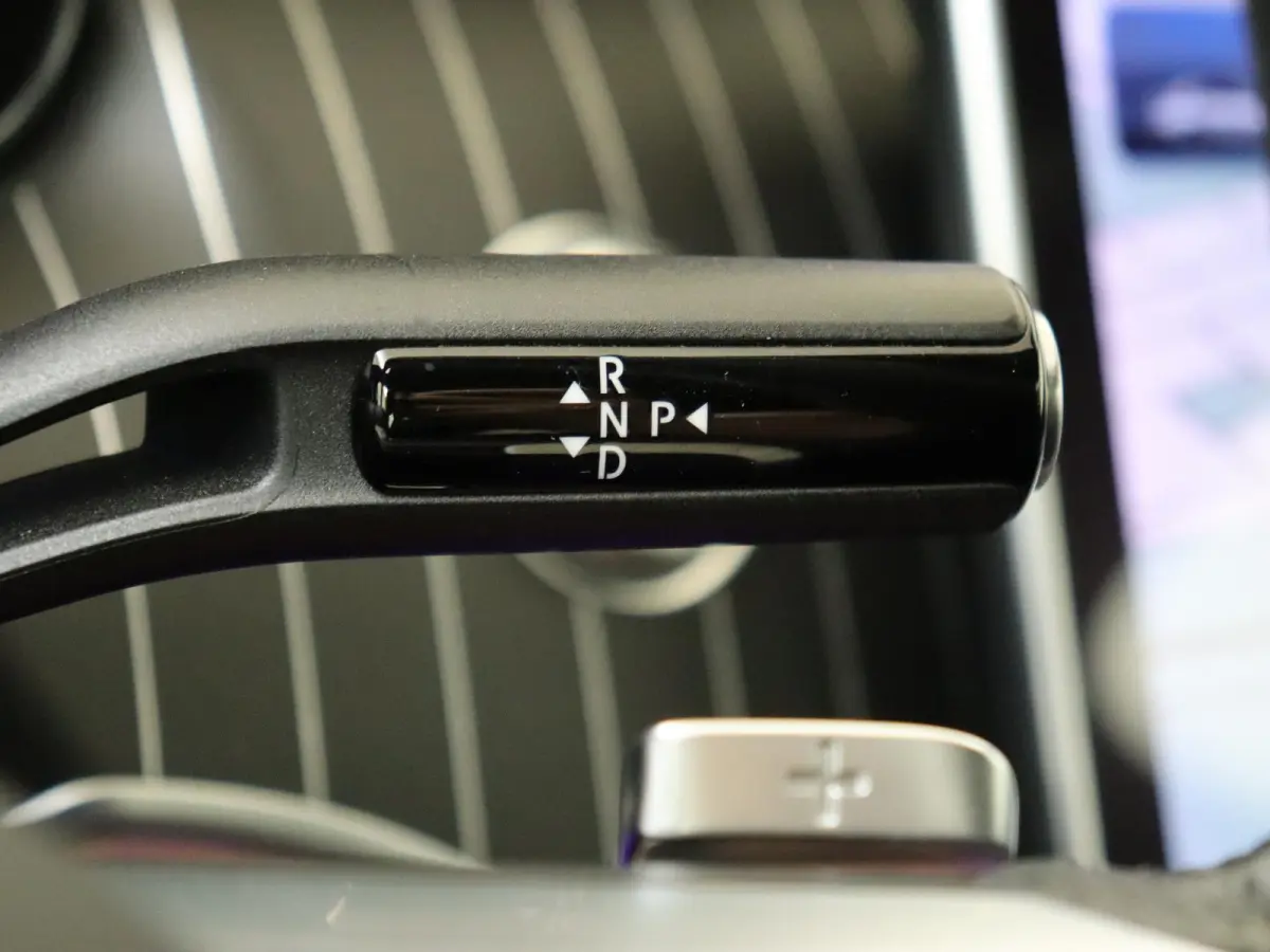 180 AMG Line /Panoramadak /Memory /HUD /19 Inch /360 Camera /Burmester
