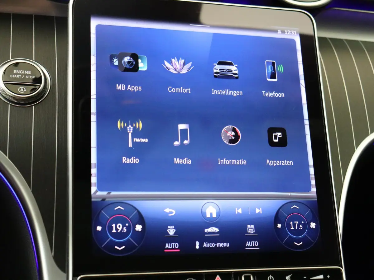 180 AMG Line /Panoramadak /Memory /HUD /19 Inch /360 Camera /Burmester