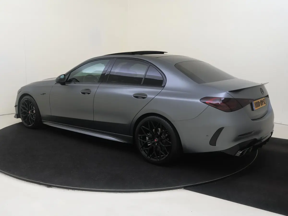 180 AMG Line /Panoramadak /Memory /HUD /19 Inch /360 Camera /Burmester