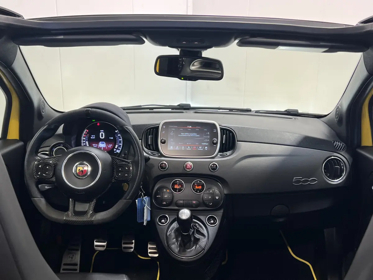 1.4 T-Jet Abarth Competizione | Navigatie | LM Velgen 17" | PDC Achter | Elektrisch te openen dak | 180 PK | Lederen bekleding | Airco |