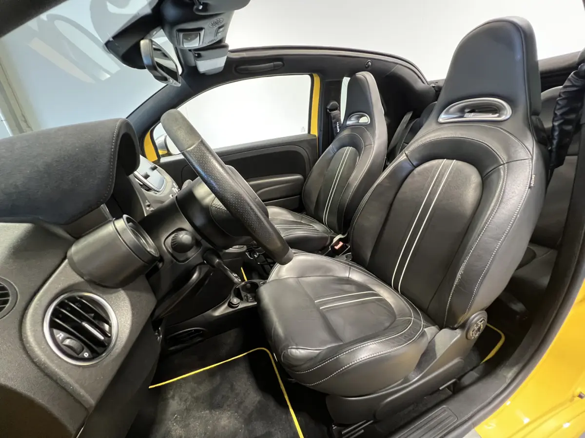 1.4 T-Jet Abarth Competizione | Navigatie | LM Velgen 17" | PDC Achter | Elektrisch te openen dak | 180 PK | Lederen bekleding | Airco |