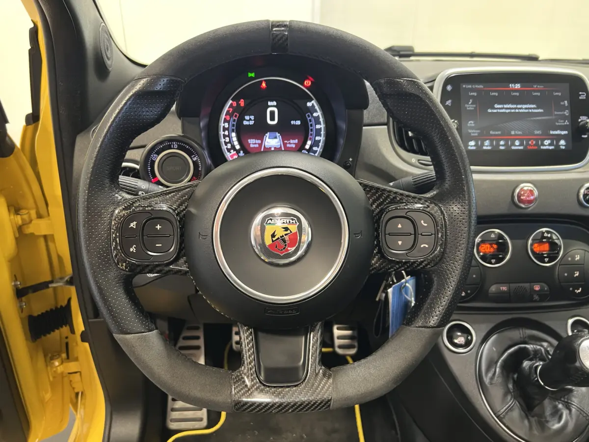 1.4 T-Jet Abarth Competizione | Navigatie | LM Velgen 17" | PDC Achter | Elektrisch te openen dak | 180 PK | Lederen bekleding | Airco |
