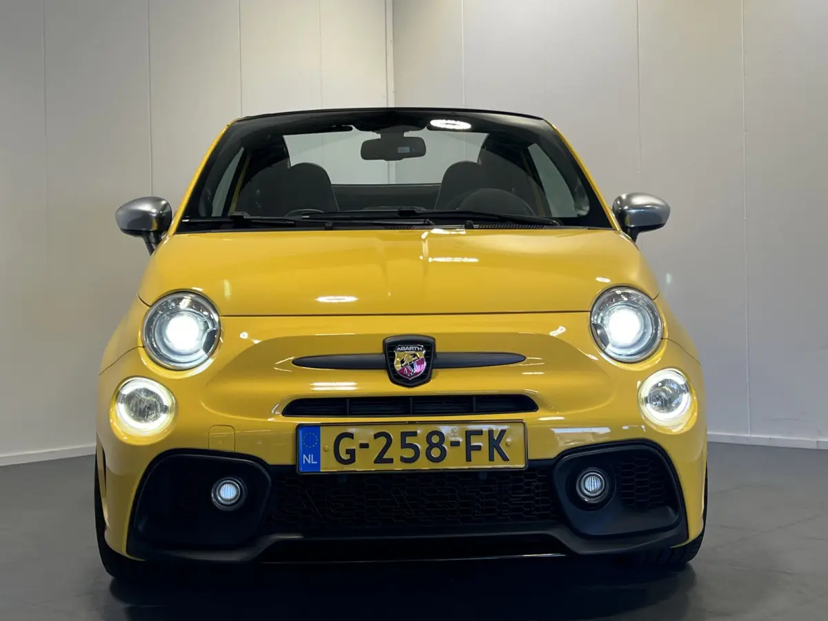 1.4 T-Jet Abarth Competizione | Navigatie | LM Velgen 17" | PDC Achter | Elektrisch te openen dak | 180 PK | Lederen bekleding | Airco |