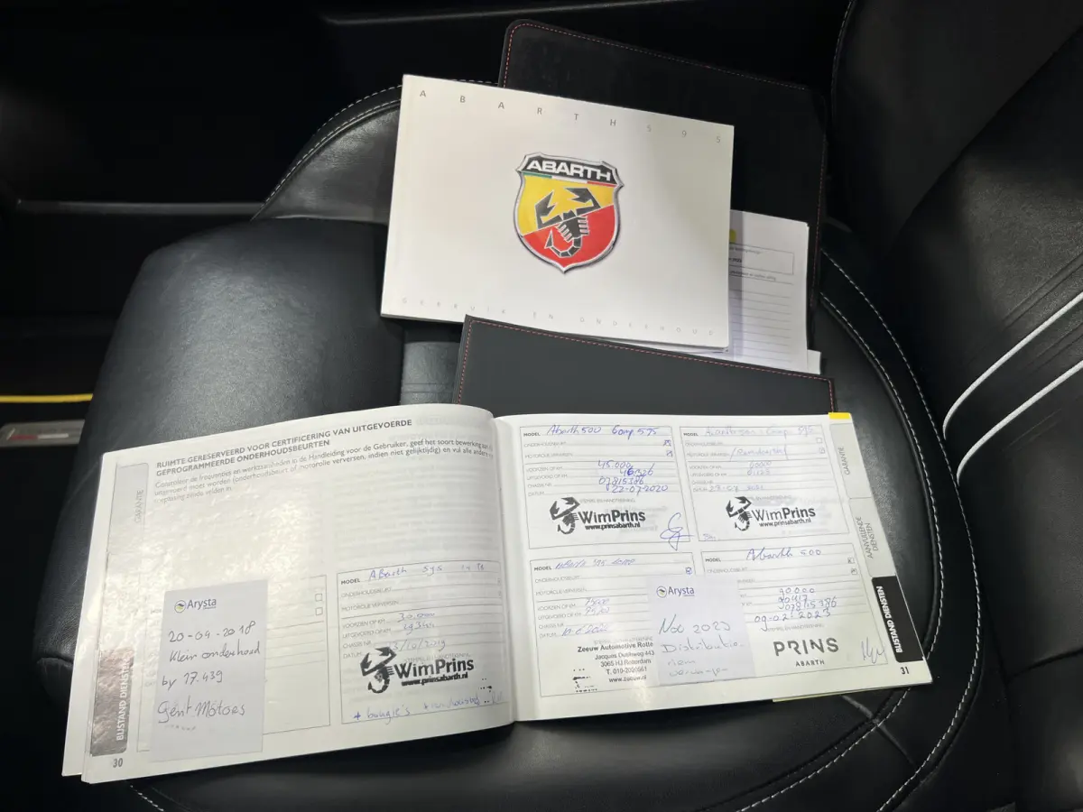 1.4 T-Jet Abarth Competizione | Navigatie | LM Velgen 17" | PDC Achter | Elektrisch te openen dak | 180 PK | Lederen bekleding | Airco |