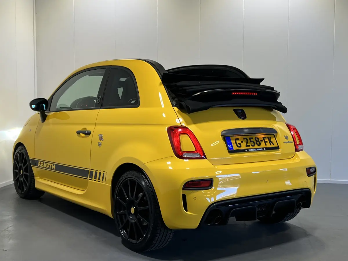 1.4 T-Jet Abarth Competizione | Navigatie | LM Velgen 17" | PDC Achter | Elektrisch te openen dak | 180 PK | Lederen bekleding | Airco |