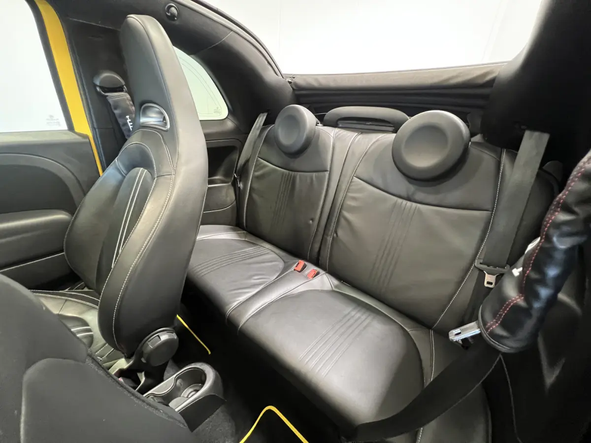 1.4 T-Jet Abarth Competizione | Navigatie | LM Velgen 17" | PDC Achter | Elektrisch te openen dak | 180 PK | Lederen bekleding | Airco |