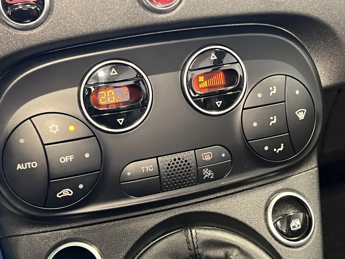 1.4 T-Jet Abarth Competizione | Navigatie | LM Velgen 17" | PDC Achter | Elektrisch te openen dak | 180 PK | Lederen bekleding | Airco |