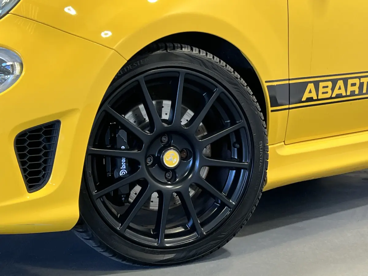 1.4 T-Jet Abarth Competizione | Navigatie | LM Velgen 17" | PDC Achter | Elektrisch te openen dak | 180 PK | Lederen bekleding | Airco |