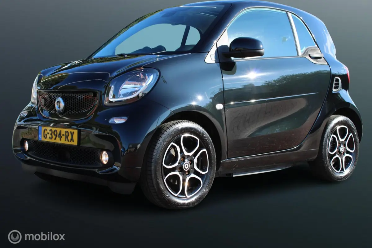 EQ Business Solution 18 kWh, SOH 93%, Leer, Stoelverwarming, Panoramadak, Navi, App connect, Camera, Cruise, Clima