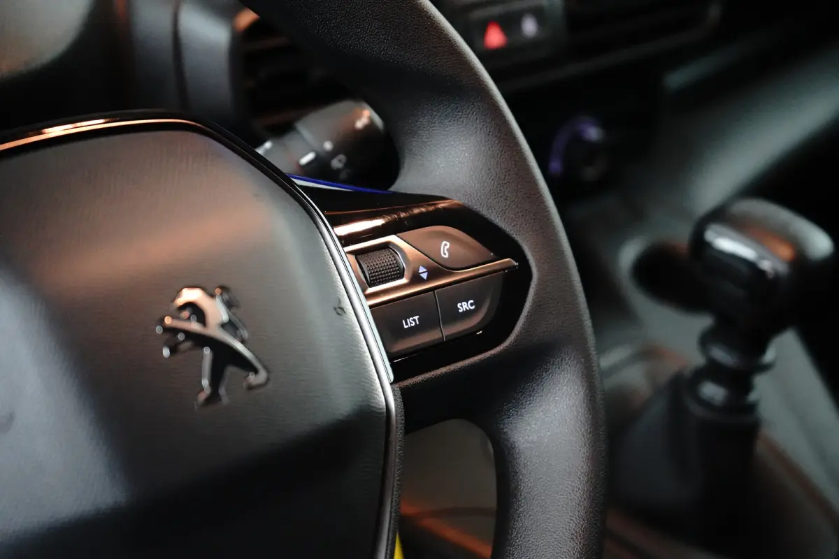 Premium L2 | Airco | Navi | Stoelverw. | Cruise C. | BLIS | PDC V&A | CarPlay | Betimmering | Airco | Navi | Stoelverw. | Cruise C. | BLIS | PDC V&A | CarPlay | Betimmering |