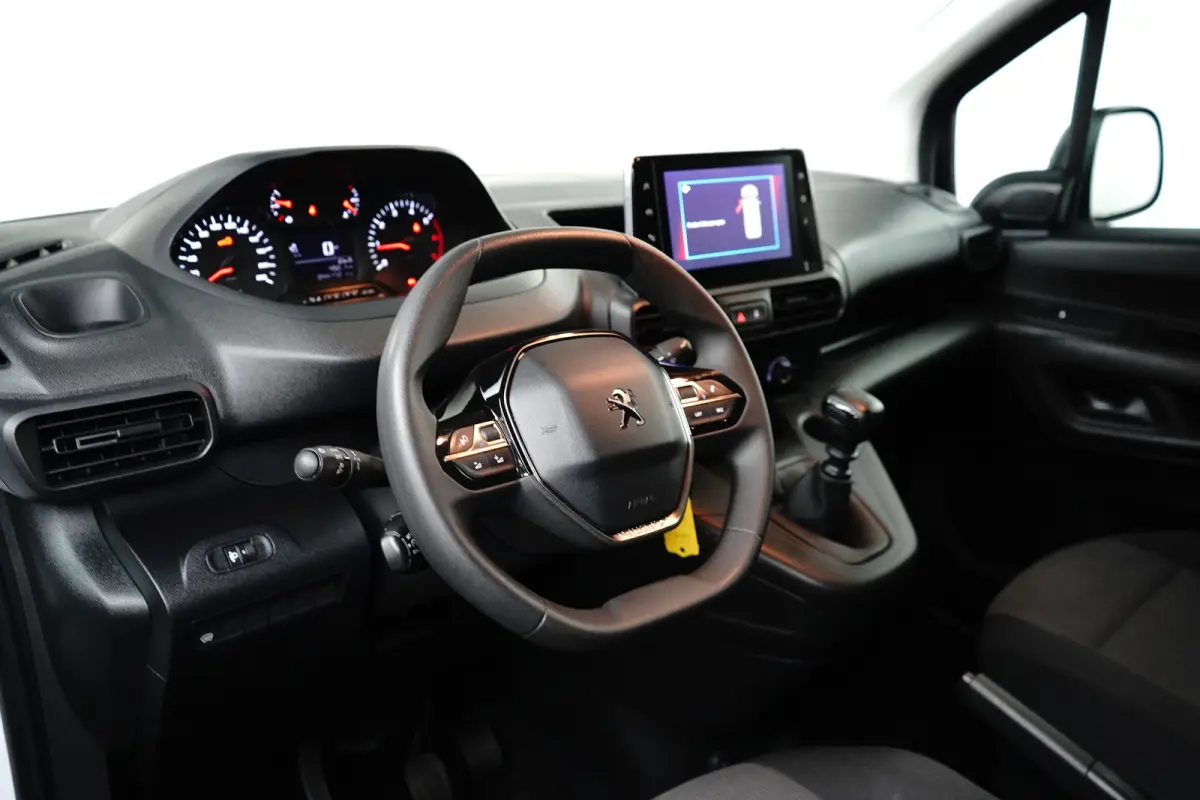 Premium L2 | Airco | Navi | Stoelverw. | Cruise C. | BLIS | PDC V&A | CarPlay | Betimmering | Airco | Navi | Stoelverw. | Cruise C. | BLIS | PDC V&A | CarPlay | Betimmering |