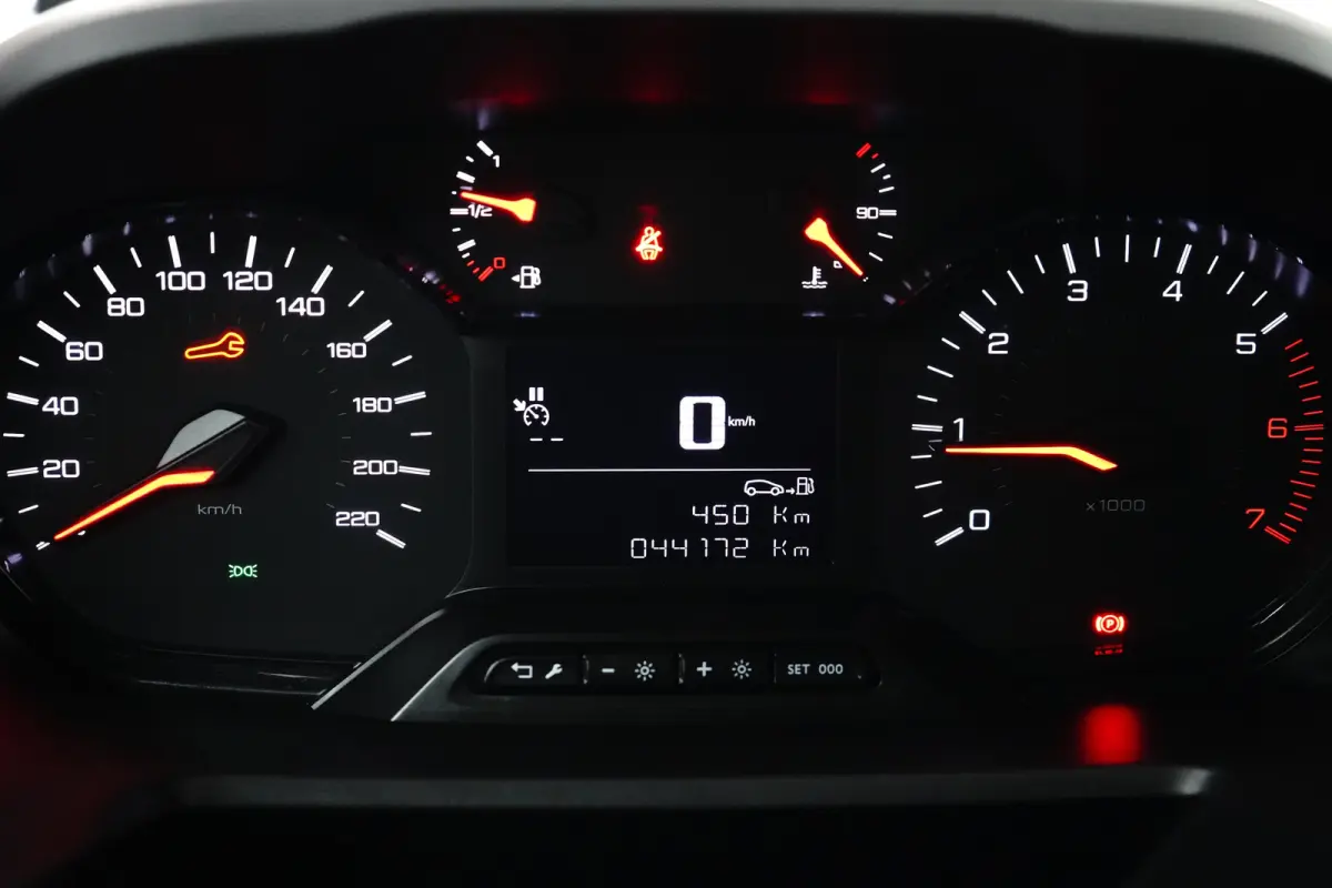 Premium L2 | Airco | Navi | Stoelverw. | Cruise C. | BLIS | PDC V&A | CarPlay | Betimmering | Airco | Navi | Stoelverw. | Cruise C. | BLIS | PDC V&A | CarPlay | Betimmering |