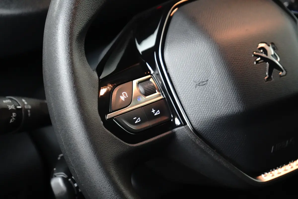 Premium L2 | Airco | Navi | Stoelverw. | Cruise C. | BLIS | PDC V&A | CarPlay | Betimmering | Airco | Navi | Stoelverw. | Cruise C. | BLIS | PDC V&A | CarPlay | Betimmering |