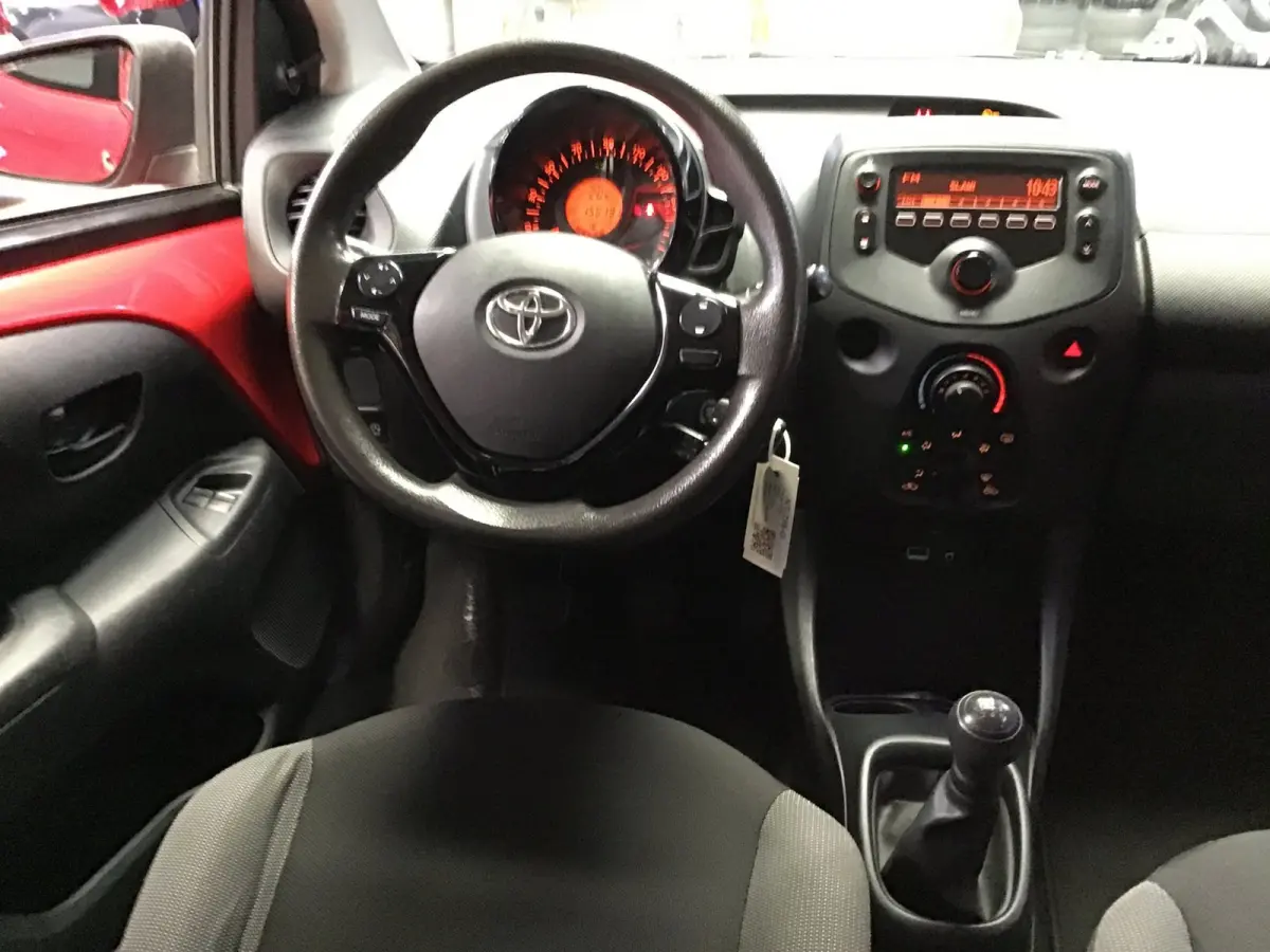 1.0 VVT-i x-fun I New Apk + Kln Brt I Airco I Bt I Sidebars I Elec ramen I Isofix I 5 Drs I Led I Btw voertuig I Net.