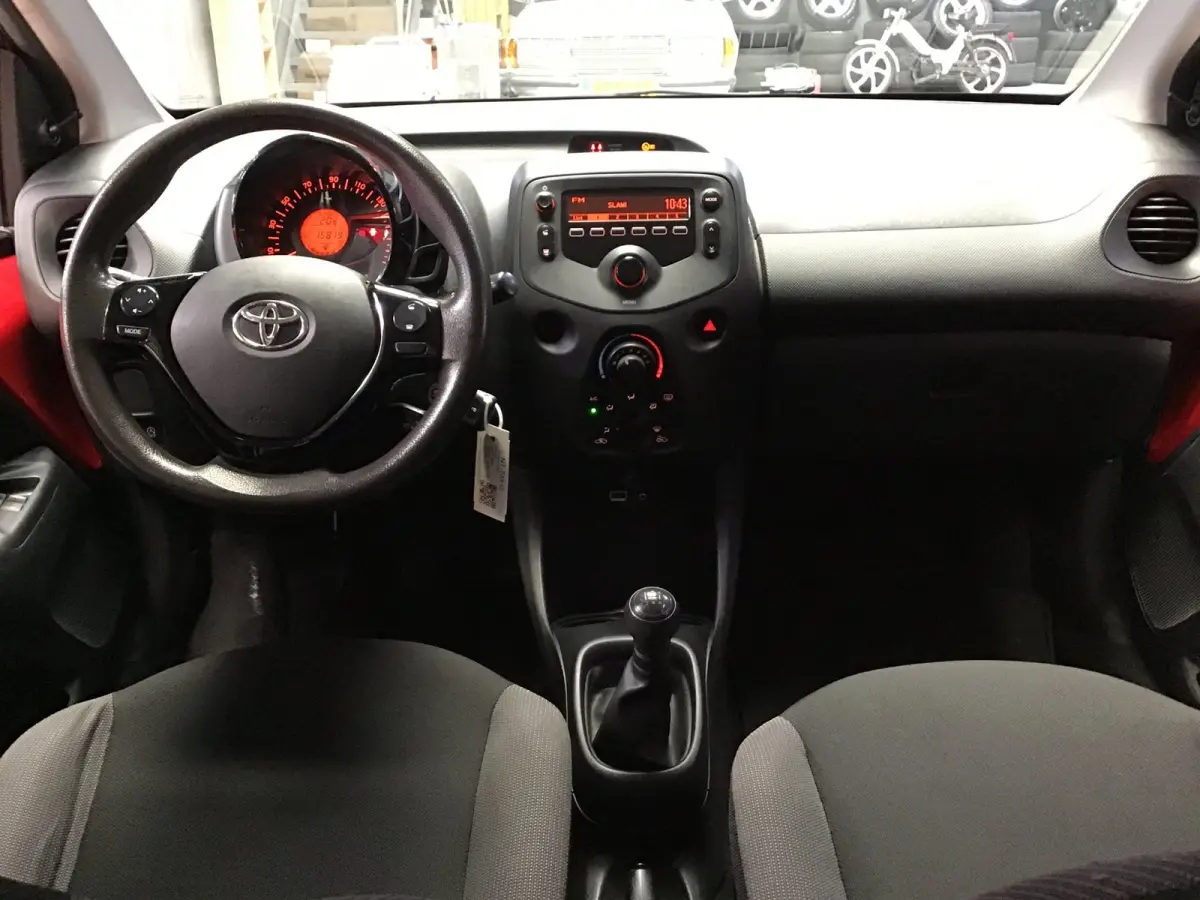 1.0 VVT-i x-fun I New Apk + Kln Brt I Airco I Bt I Sidebars I Elec ramen I Isofix I 5 Drs I Led I Btw voertuig I Net.