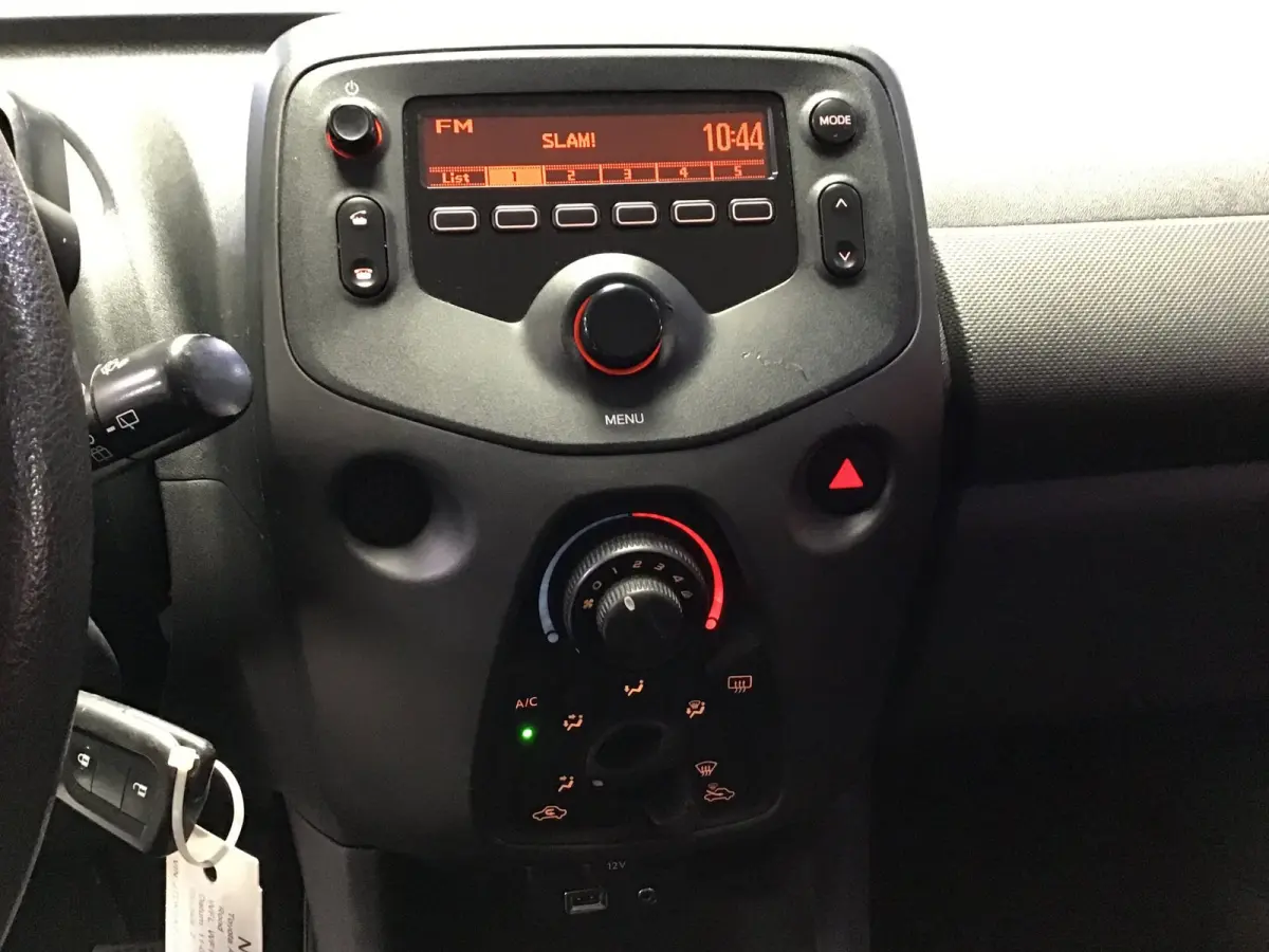 1.0 VVT-i x-fun I New Apk + Kln Brt I Airco I Bt I Sidebars I Elec ramen I Isofix I 5 Drs I Led I Btw voertuig I Net.