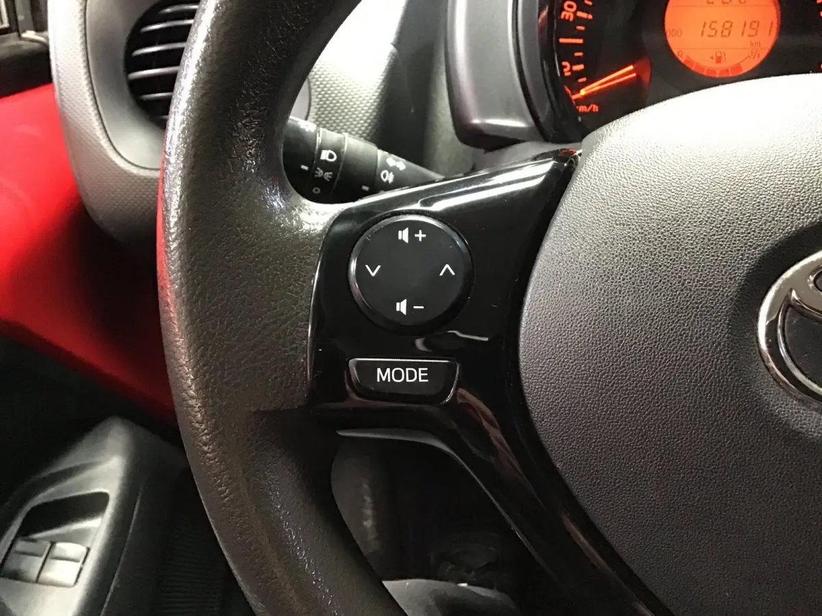 1.0 VVT-i x-fun I New Apk + Kln Brt I Airco I Bt I Sidebars I Elec ramen I Isofix I 5 Drs I Led I Btw voertuig I Net.
