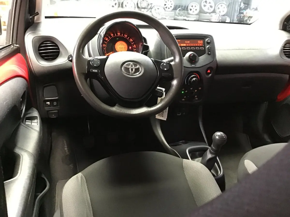 1.0 VVT-i x-fun I New Apk + Kln Brt I Airco I Bt I Sidebars I Elec ramen I Isofix I 5 Drs I Led I Btw voertuig I Net.
