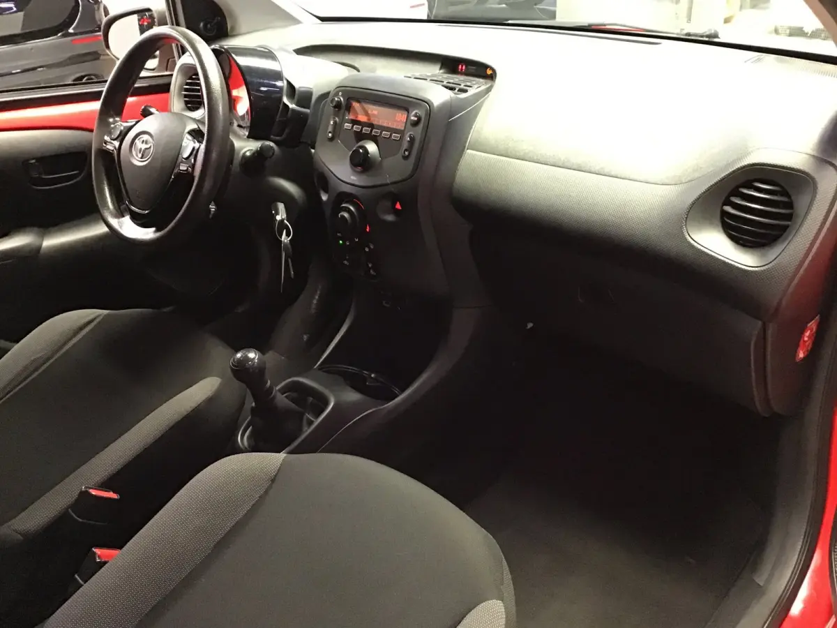 1.0 VVT-i x-fun I New Apk + Kln Brt I Airco I Bt I Sidebars I Elec ramen I Isofix I 5 Drs I Led I Btw voertuig I Net.