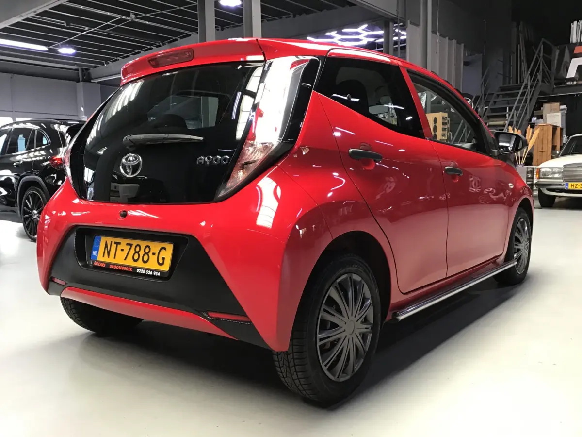 1.0 VVT-i x-fun I New Apk + Kln Brt I Airco I Bt I Sidebars I Elec ramen I Isofix I 5 Drs I Led I Btw voertuig I Net.