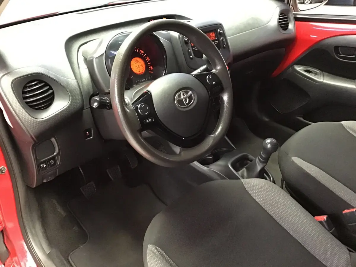 1.0 VVT-i x-fun I New Apk + Kln Brt I Airco I Bt I Sidebars I Elec ramen I Isofix I 5 Drs I Led I Btw voertuig I Net.